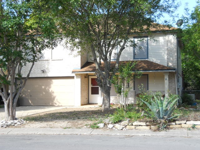 557 Denise Dr, New Braunfels, TX 78130 - photo 1