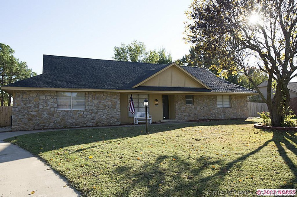 105 W Timberlane Ct, Broken Arrow, OK 74011 - photo 1