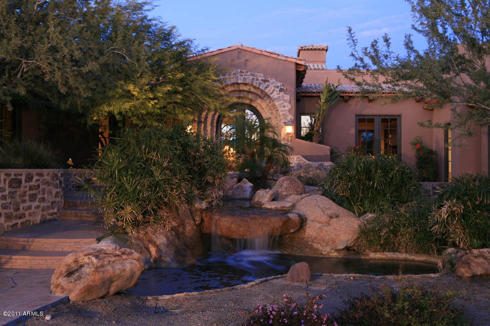 Night-Entry-Waterall