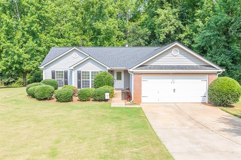 1054 Octavia Ct, Winder, GA 30680 - photo 1