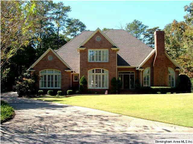 Beautiful brick home in a cul-de-sac and close to 