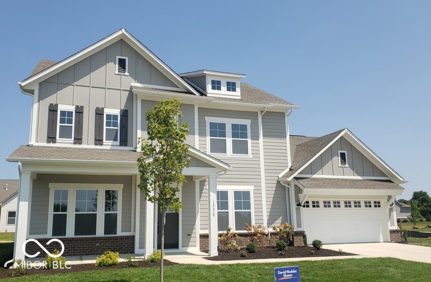 *Photos are of similar plan, actual home features may vary.