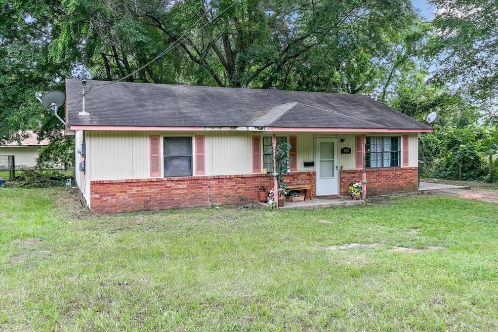 808 Moore St, Nacogdoches, TX 75961 - photo 1