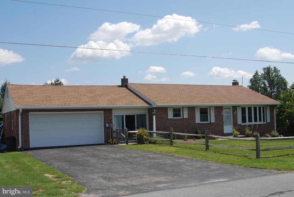 427 Orchard Rd, Mount Joy, PA 17552 - photo 1