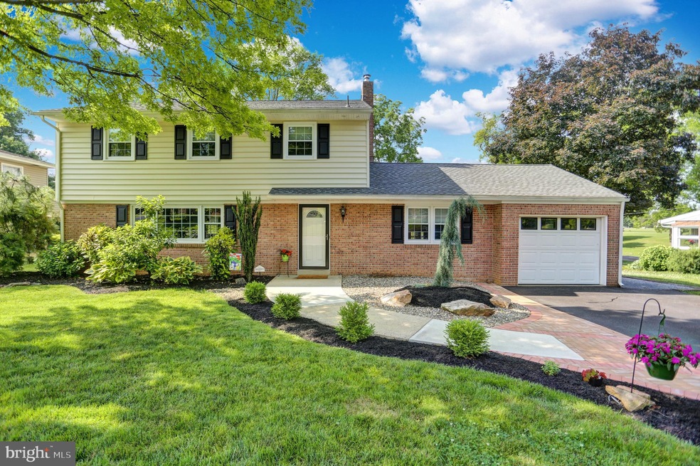 526 Hain Ave, Reading, PA 19605 - photo 1