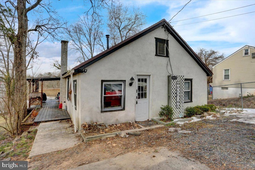 1017 Farmington Ave, Pottstown, PA 19464 - photo 1