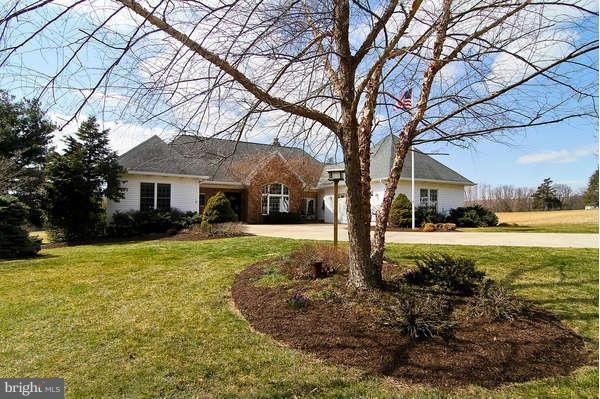 23530 Kings Valley Rd, Germantown, MD 20876 - photo 1