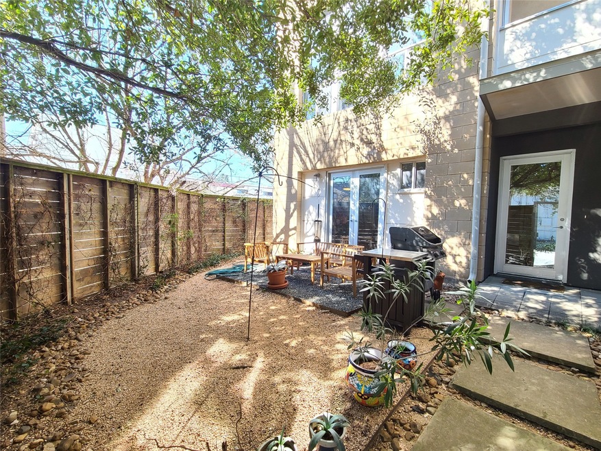 1846 Maryland St, Houston, TX 77006 - photo 1