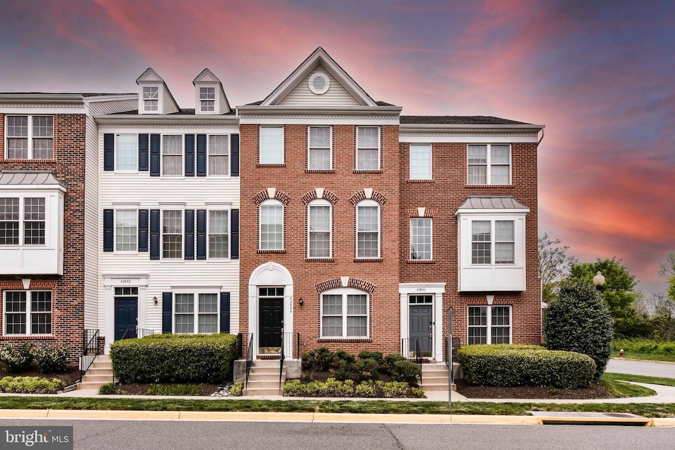 42844 Sykes Terrace, Chantilly, VA 20152 - photo 1