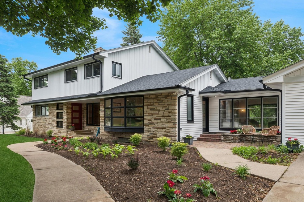 For Sale $939,900