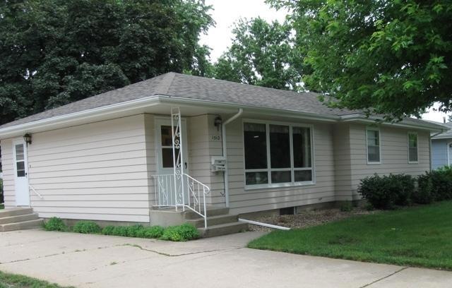 1512 E 3rd Ave, Mitchell, SD 57301 - photo 1