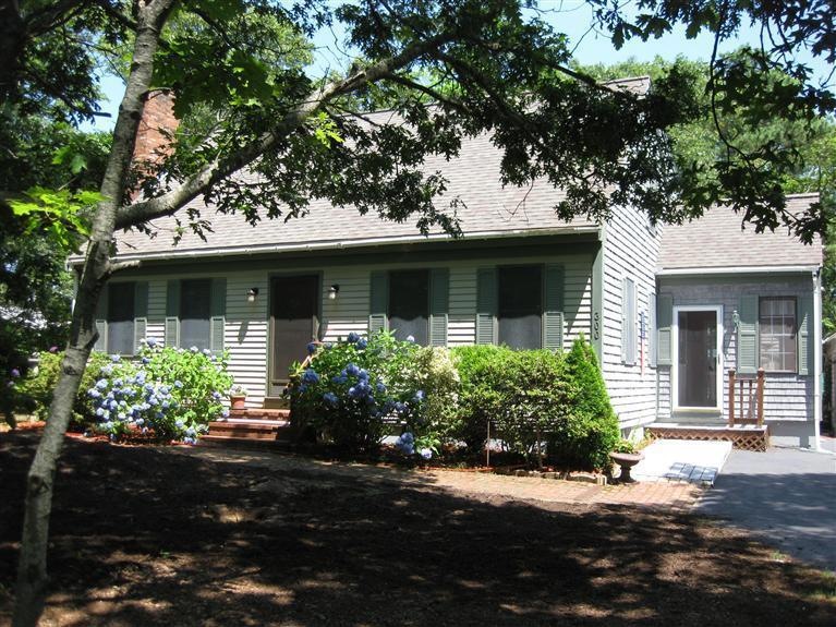 300 Central Ave, East Falmouth, MA 02536 - photo 1