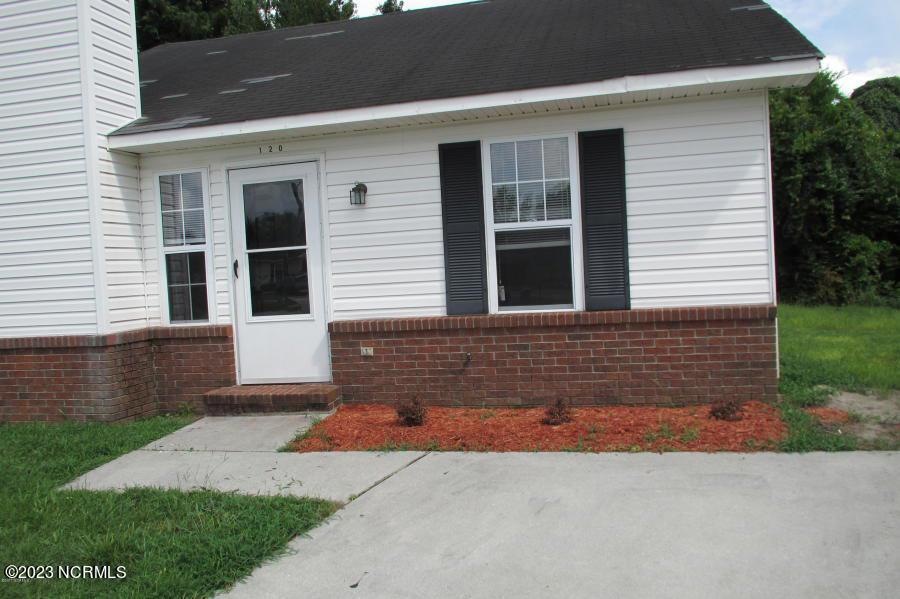 120 Creekview Dr, Jacksonville, NC 28540 - photo 1