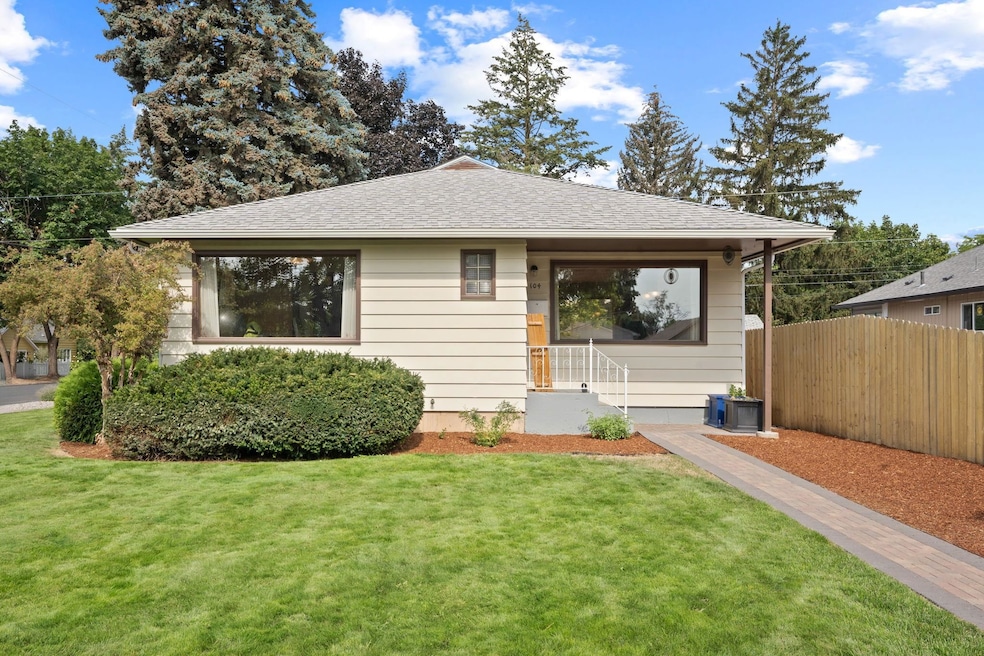 104 6th St, Cheney, WA 99004 - photo 1