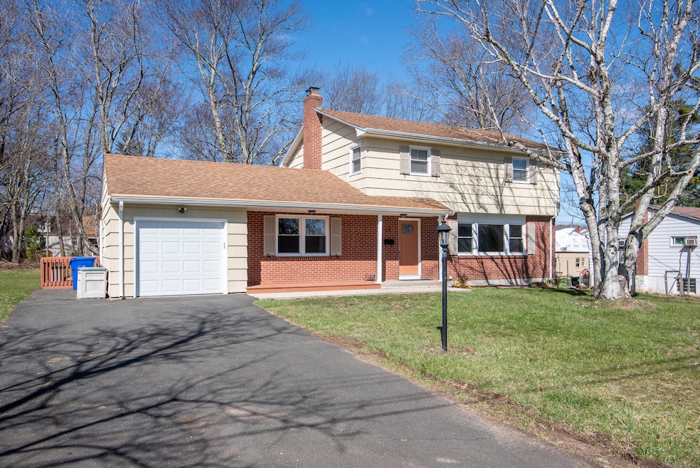 17 Pinney Rd, Bloomfield, CT 06002 - photo 1