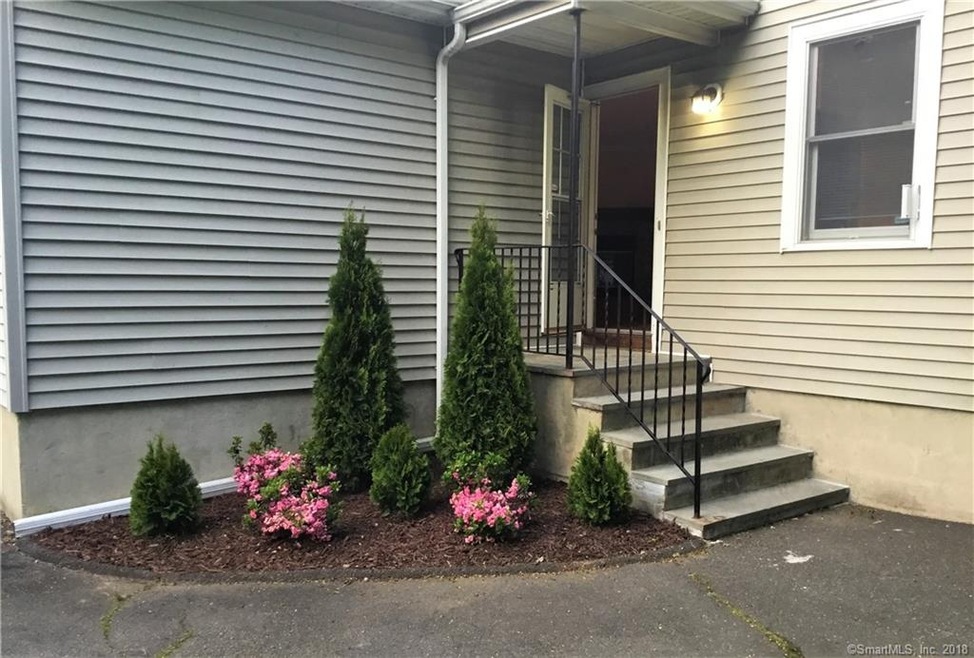 71 Waterbury Ave unit Back, Stamford, CT 06902 - photo 1