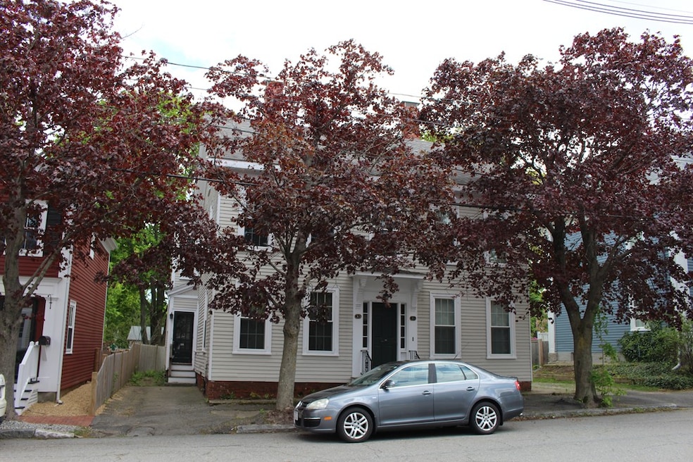 33 Bromfield St, Newburyport, MA 01950 - photo 1