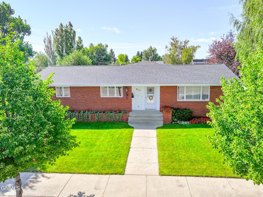 815 14th St W, Williston, ND 58801 - photo 1