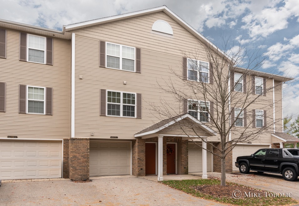 8475 East Center Park-1