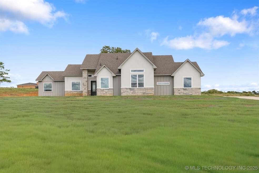 223 Vaughn Ln, Calera, OK 74730 - photo 1