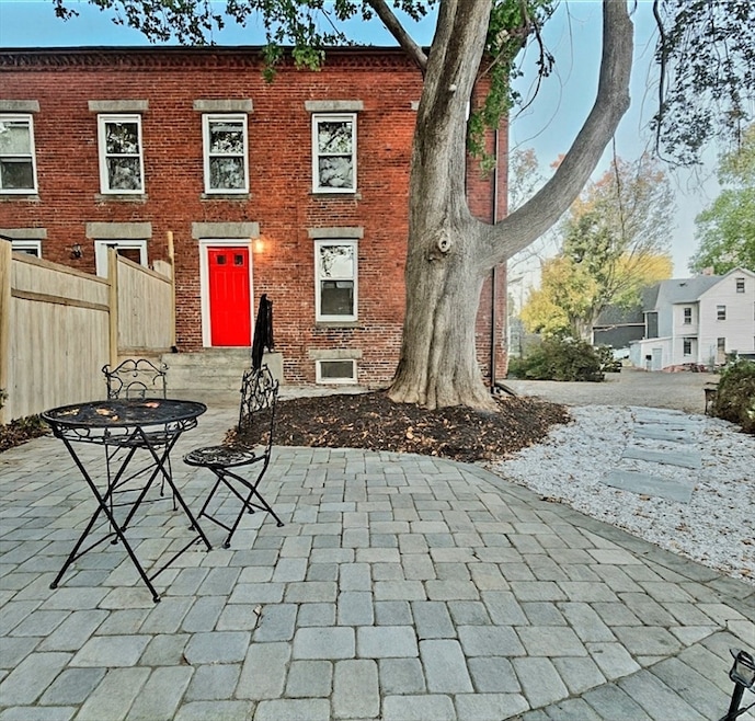 321 Riverside Dr, Florence, MA 01062 - photo 1