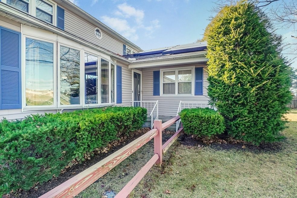 161 Fernbank Rd, Springfield, MA 01129 - photo 1