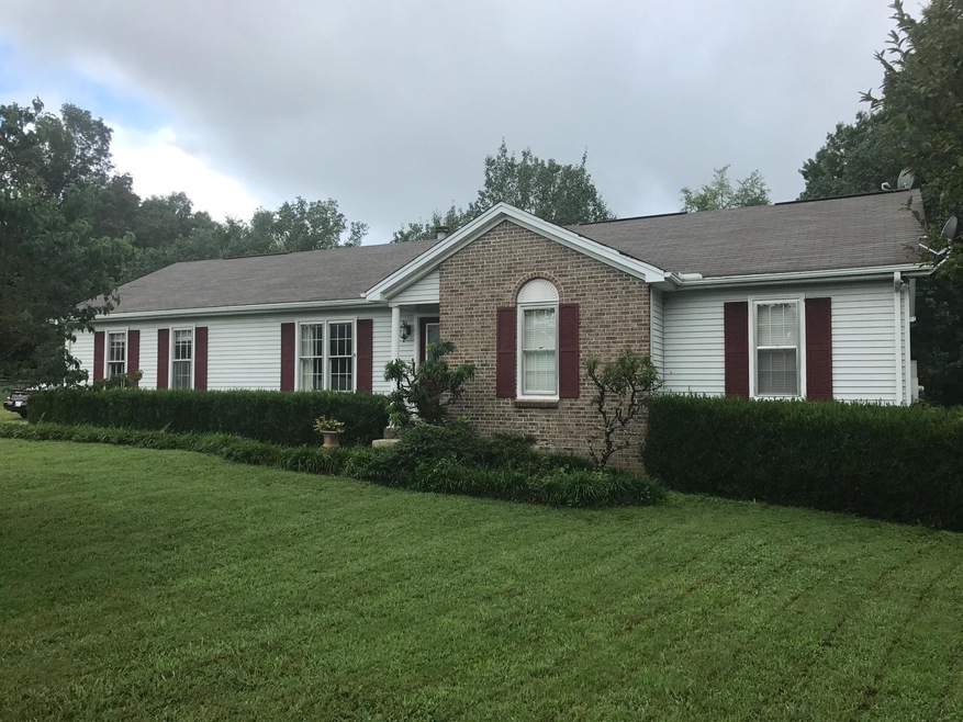 147 Cessna Ln, Shelbyville, TN 37160 - photo 1