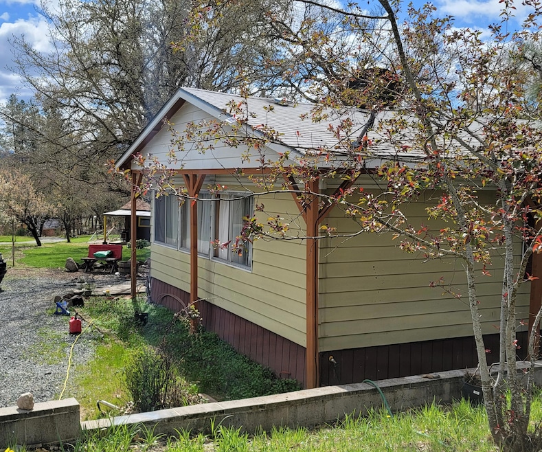 7000 Lower River Rd, Grants Pass, OR 97526 - photo 1