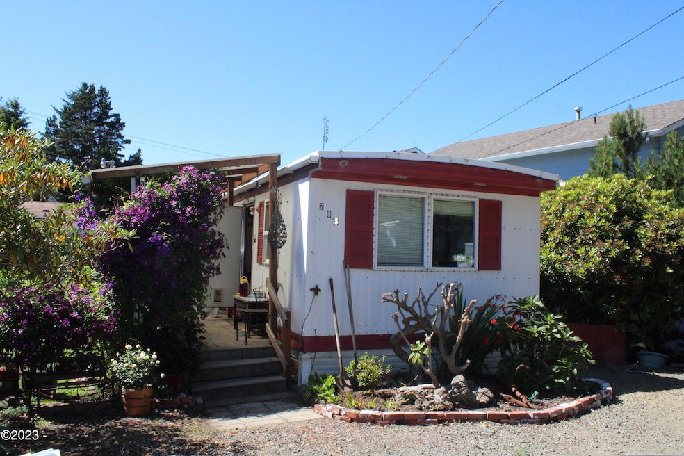 705 SE Quay Ave, Lincoln City, OR 97367 - photo 1