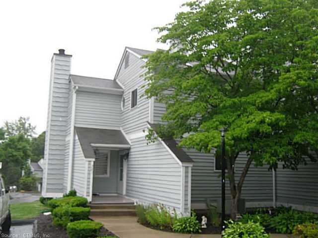 201 Golf Dr unit 201, East Haven, CT 06512 - photo 1