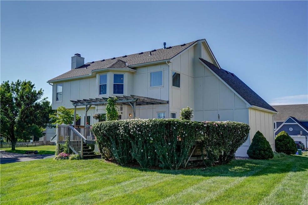 218 SW Albatross Ct, Lees Summit, MO 64082 - photo 1