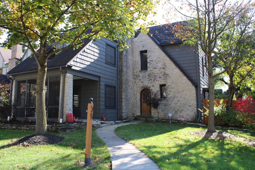 79 Henderson Rd (38)
