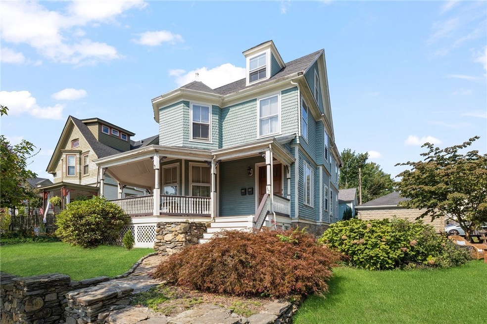 360 Broadway, Newport, RI 02840 - photo 1