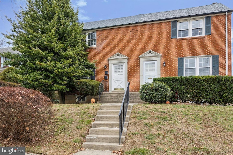 11 Trent Rd unit 2ND FLOOR, Wynnewood, PA 19096 - photo 1