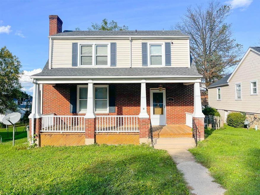 1211 W 12th St, Waynesboro, VA 22980 - photo 1