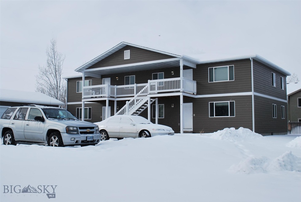 5 Michael Grove Exterior View