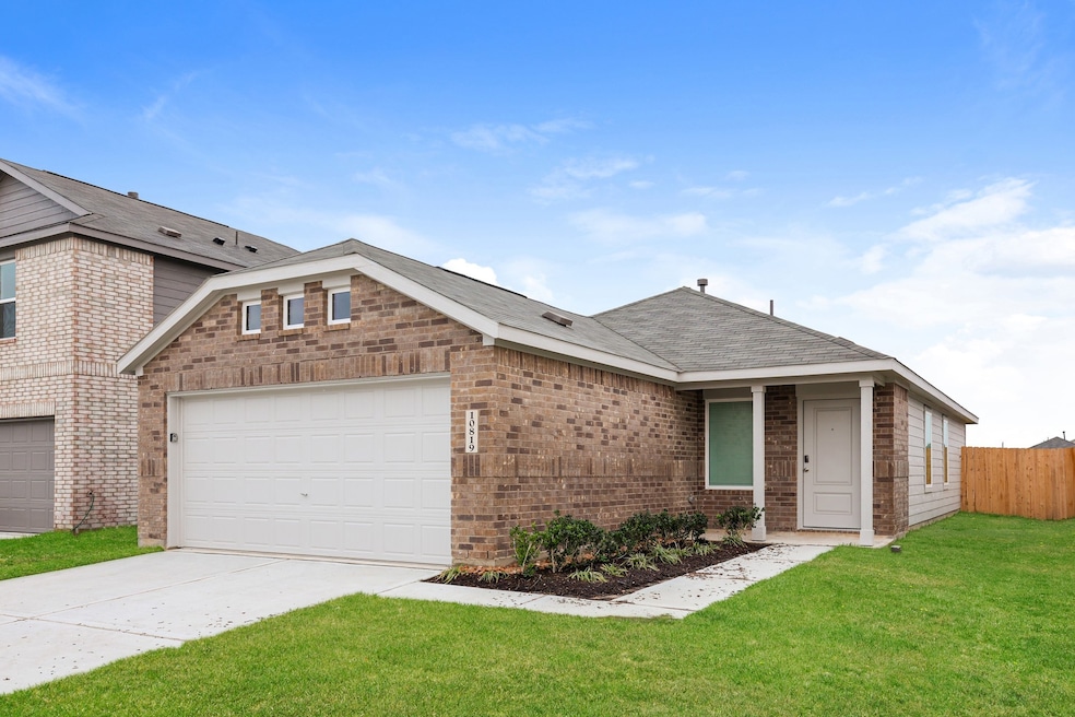 10819 Bird of Paradise Ln, Houston, TX 77016 - photo 1