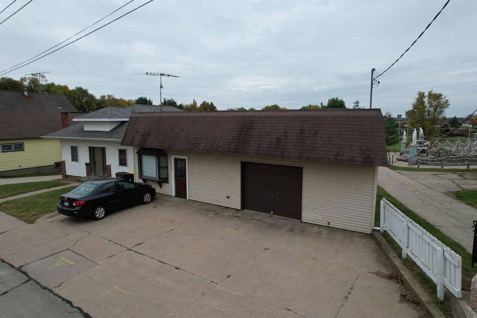 237 W Main St, Dickeyville, WI 53808 - photo 1