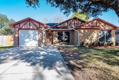 3106 Quail Run Dr, Alvin, TX 77511 - photo 1