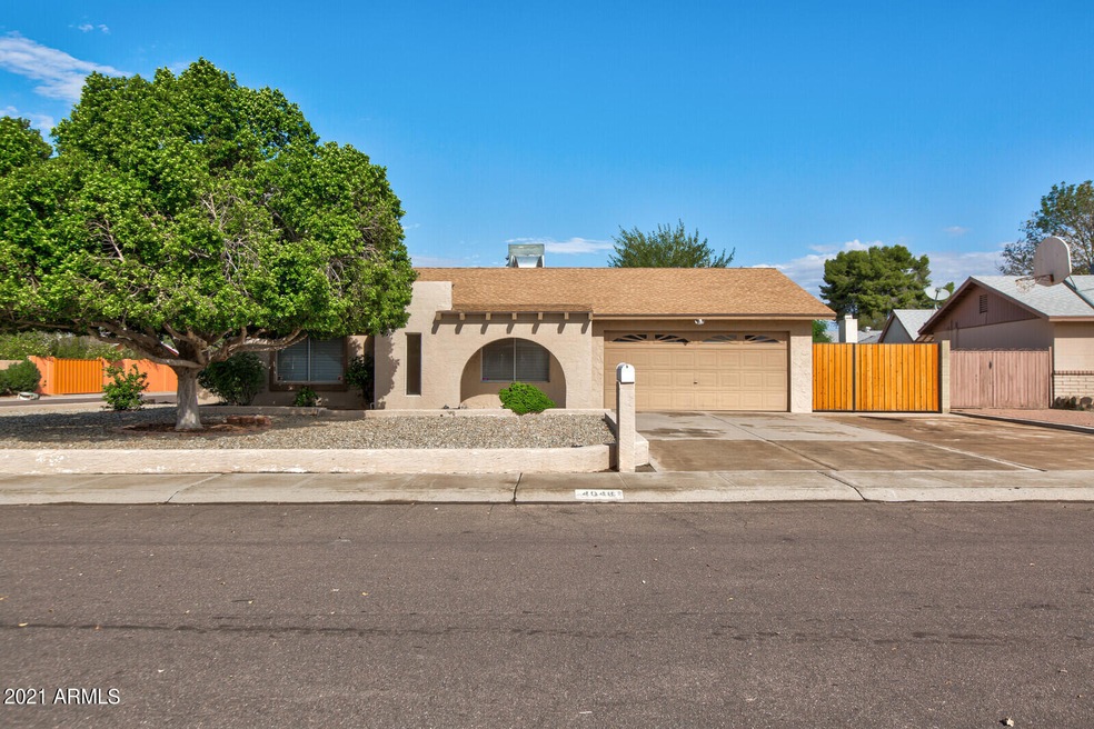 4048 W Laurel Ln, Phoenix, AZ 85029 - photo 1