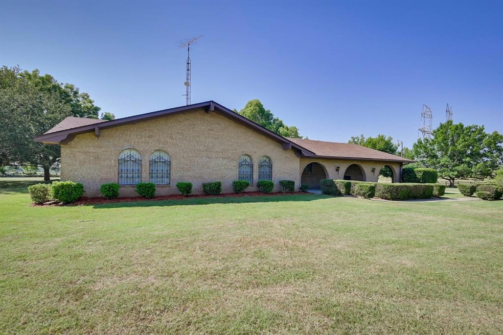 7093 Fm 709 S, Corsicana, TX 75110 - photo 1