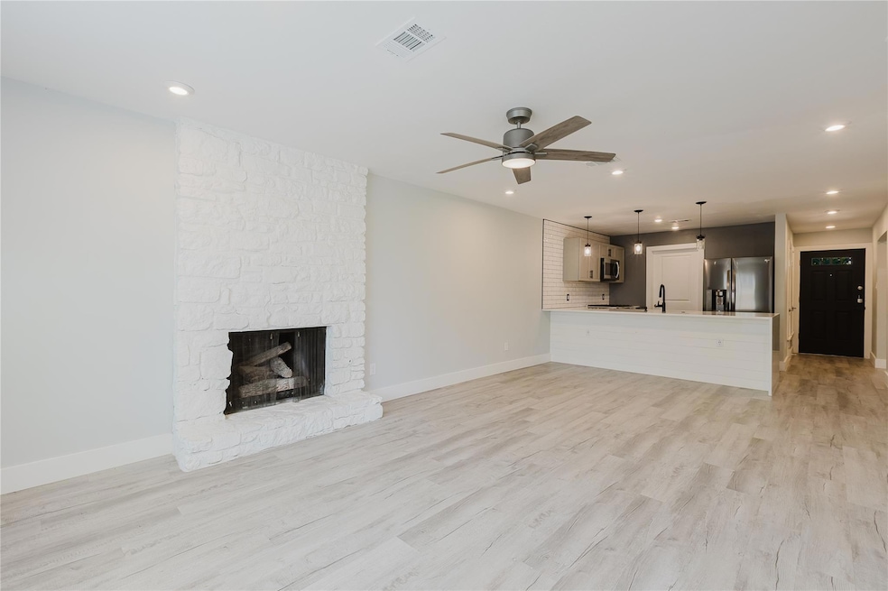 For Rent $1,900/month