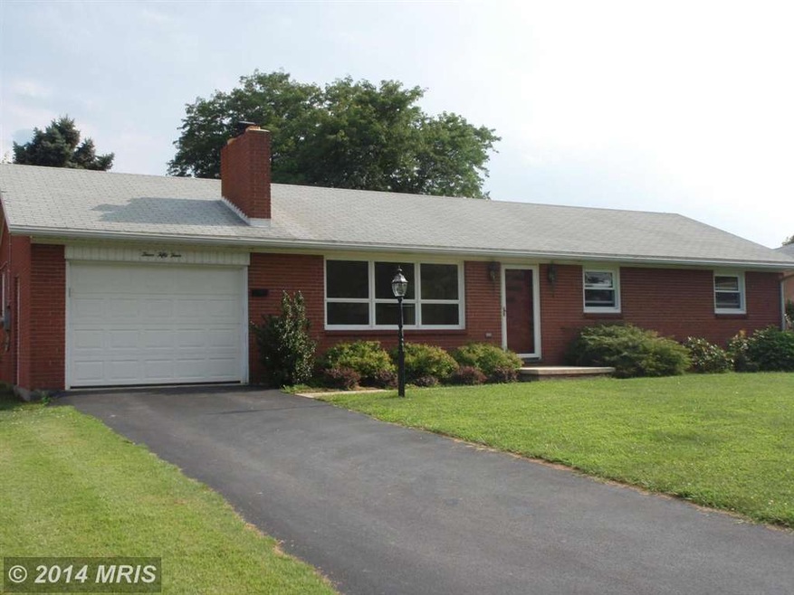 354 Town Dr, Greencastle, PA 17225 - photo 1