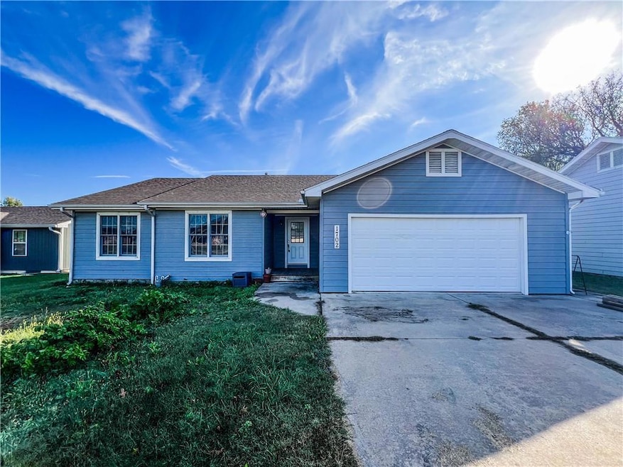 1702 N 3rd St, Neodesha, KS 66757 - photo 1