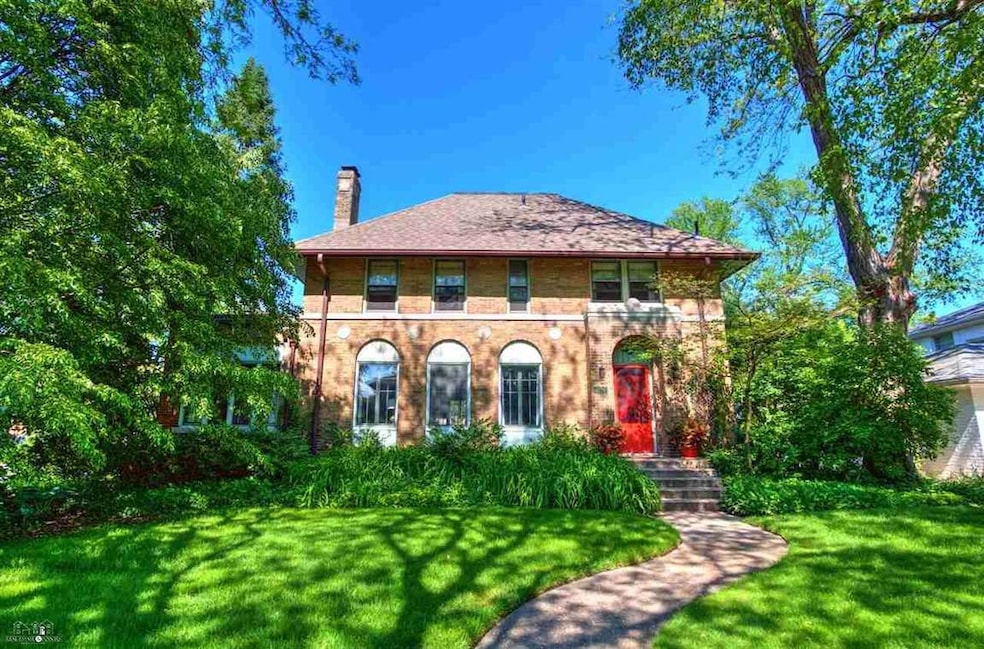 1176 Grayton St, Grosse Pointe Park, MI 48230 - photo 1