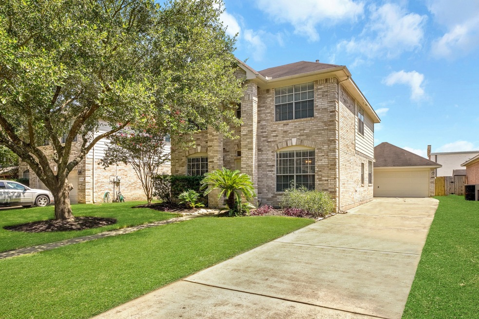 Welcome Home to 17111 Ginger Fields Ln!