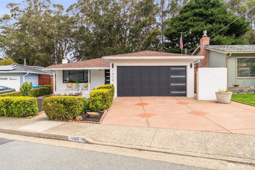 Sold $1,680,000 • Co-Listing Agent