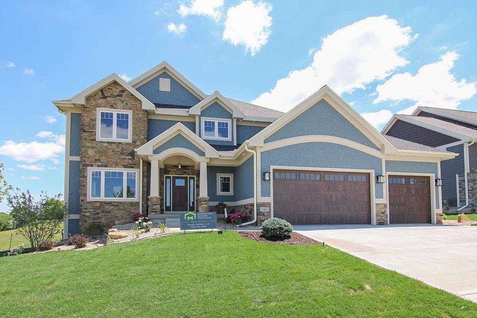 940 Alpine Pkwy, Oregon, WI 53575 - photo 1