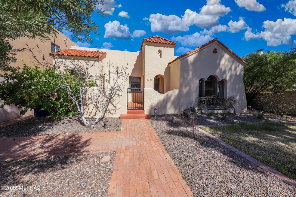 2221 E 1st St, Tucson, AZ 85719 - photo 1