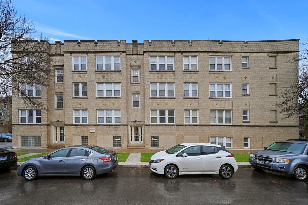 2838 W Glenlake Ave unit 2, Chicago, IL 60659 - photo 1